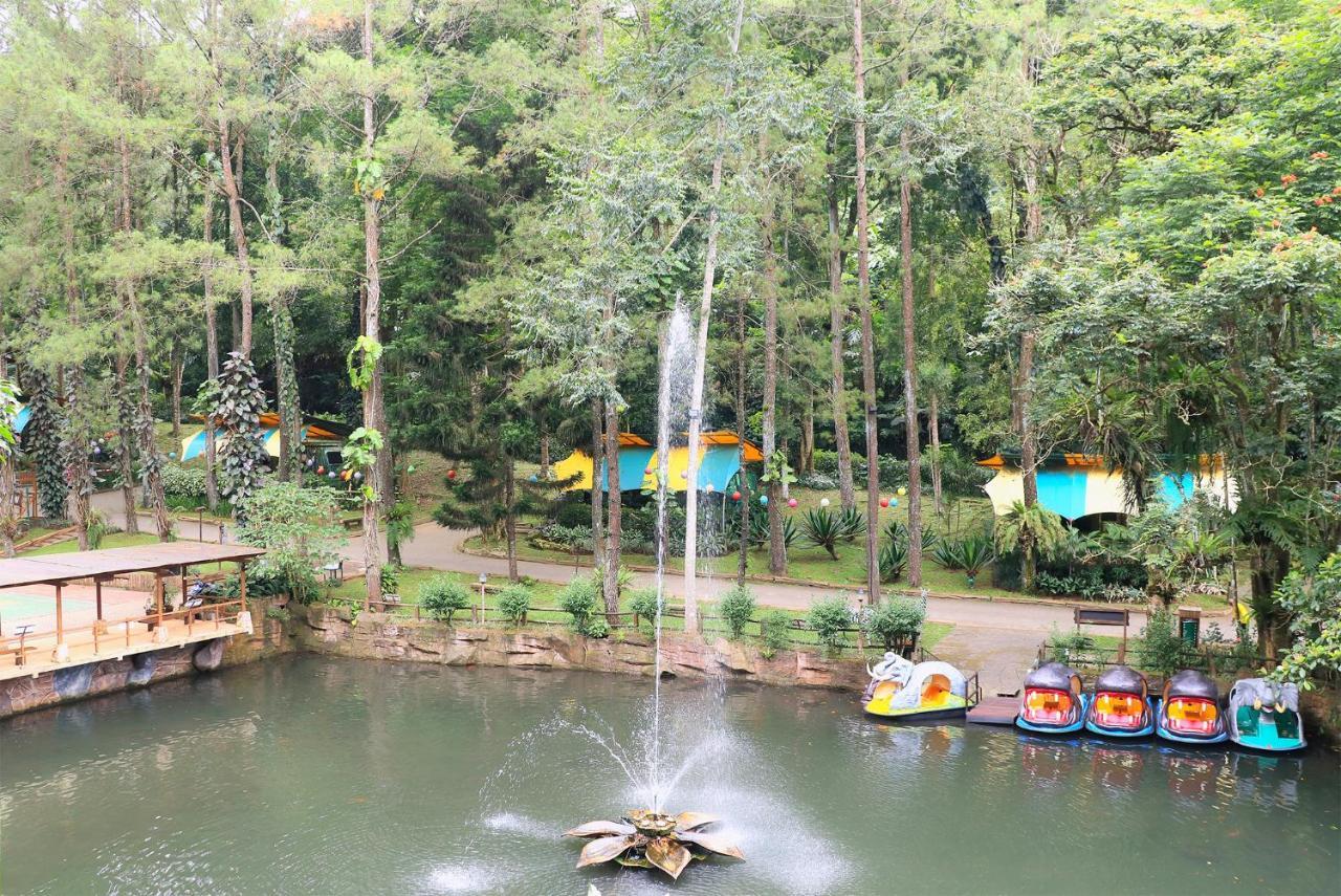 Safari Resort Puncak Eksteriør bilde